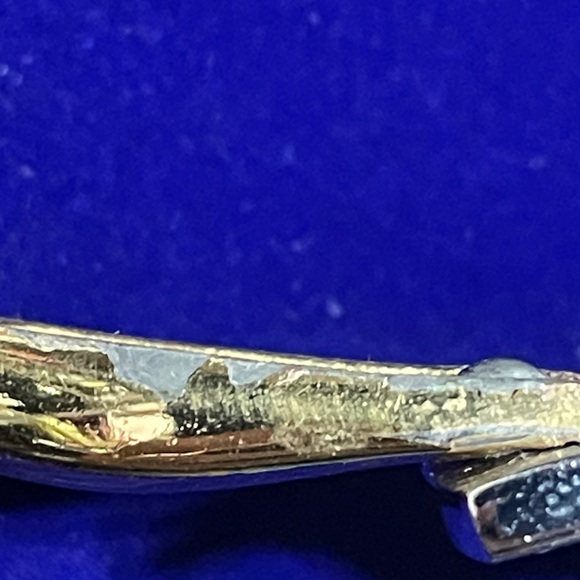 Givenchy Elegant Gold Necklace with Rhinestone Accents - Picture 6 of 6